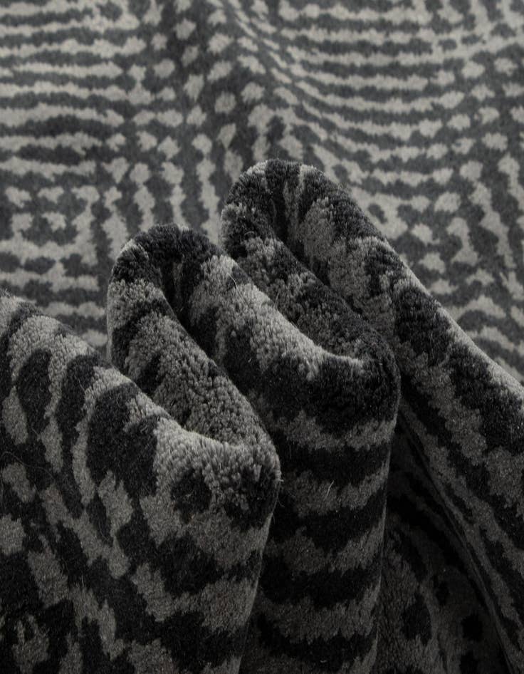 Detail image of  7' 7 x 10'  Hand Knotted Modern Himalaya Wool Rug