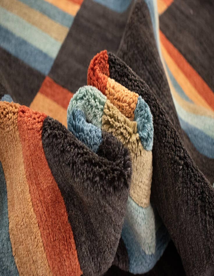 Detail image of 6' 8 x 8' 2 Hand Knotted Modern Roots Rug