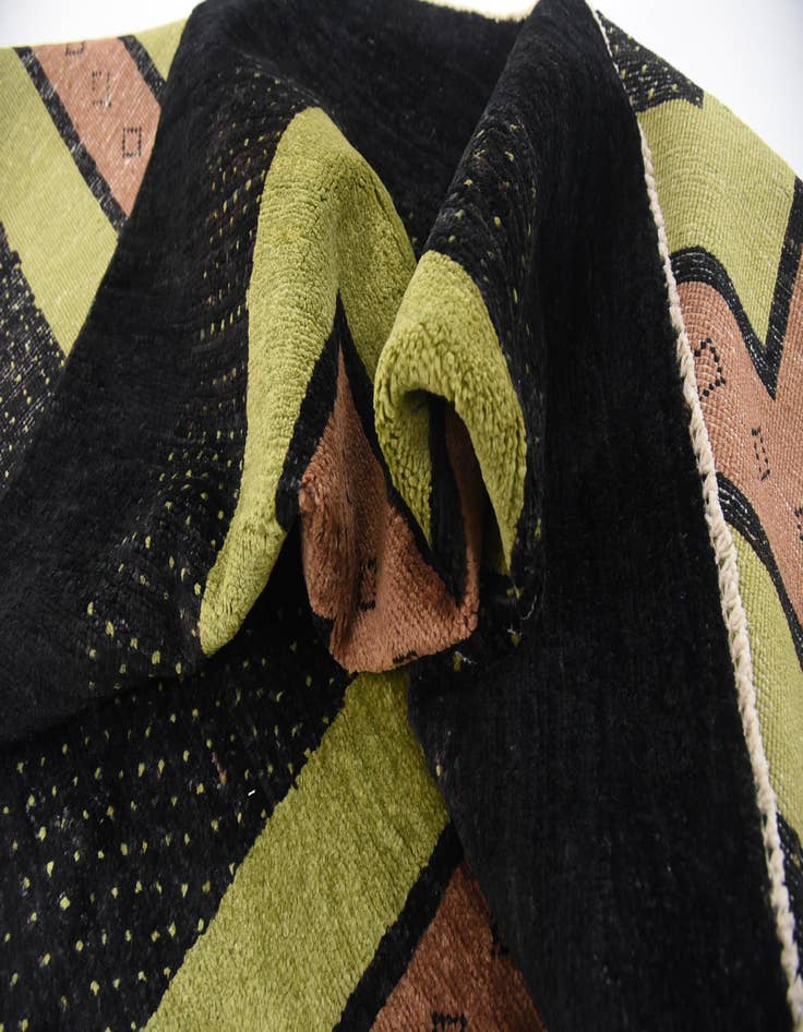 Detail image of  5' 2 x 8' 3  Hand Knotted Modern Ziegler Rug