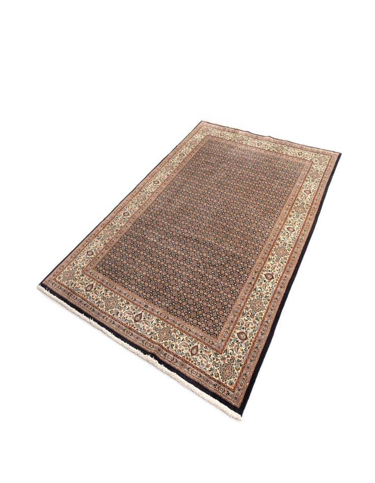 Detail image of  6' 8 x 9' 7 Mood Wool Rug