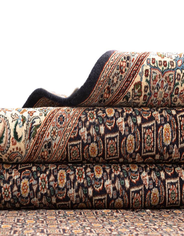 Detail image of  6' 8 x 9' 7 Mood Wool Rug