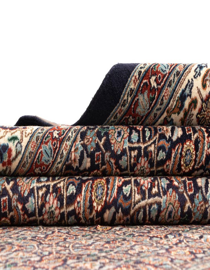 Detail image of  6' 9 x 9' 7 Mood Wool Rug