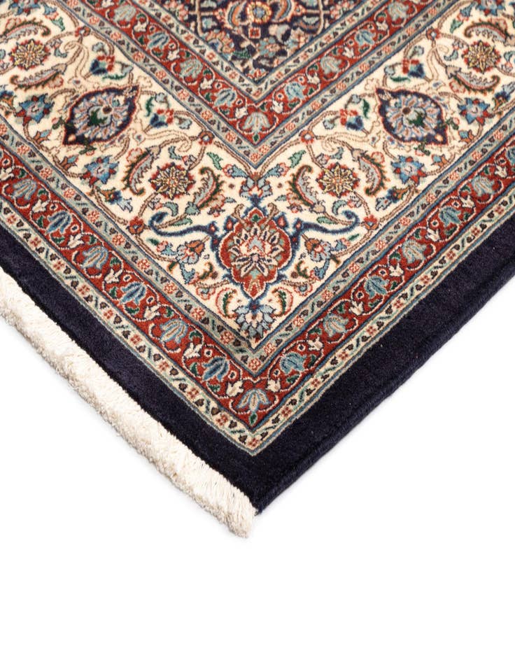 Detail image of  6' 9 x 9' 7 Mood Wool Rug