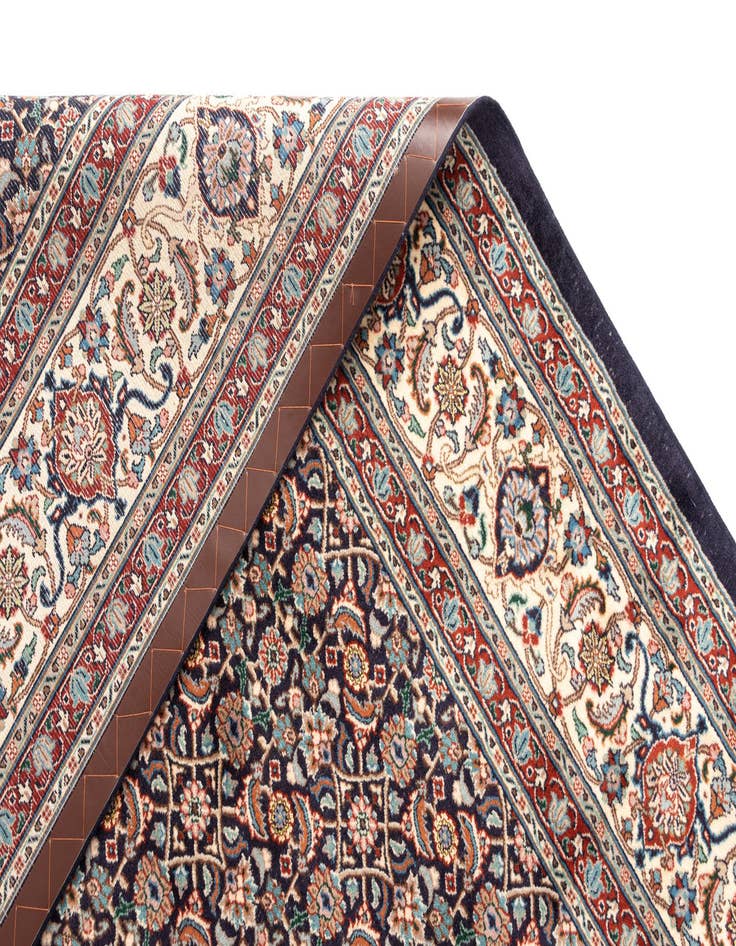 Detail image of  6' 9 x 9' 7 Mood Wool Rug