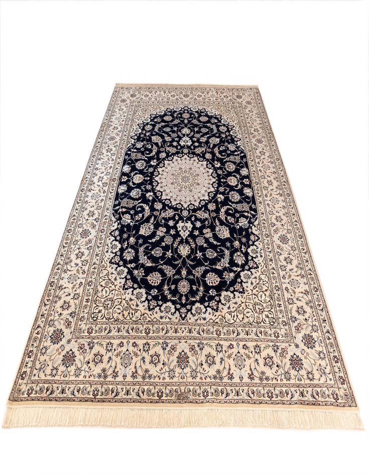 Detail image of  6' 11 x 10' 9 Nain Rug