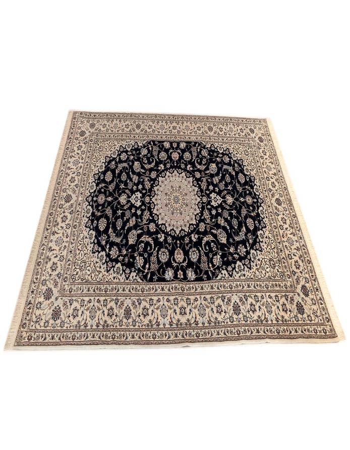 Detail image of  6' 11 x 10' 9 Nain Rug