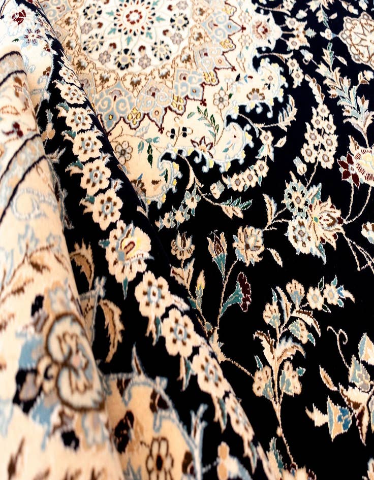 Detail image of  6' 11 x 10' 3 Nain Rug