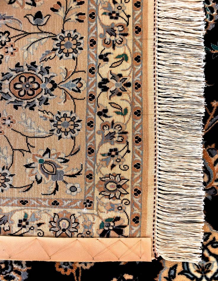 Detail image of  6' 11 x 10' 2 Nain Rug