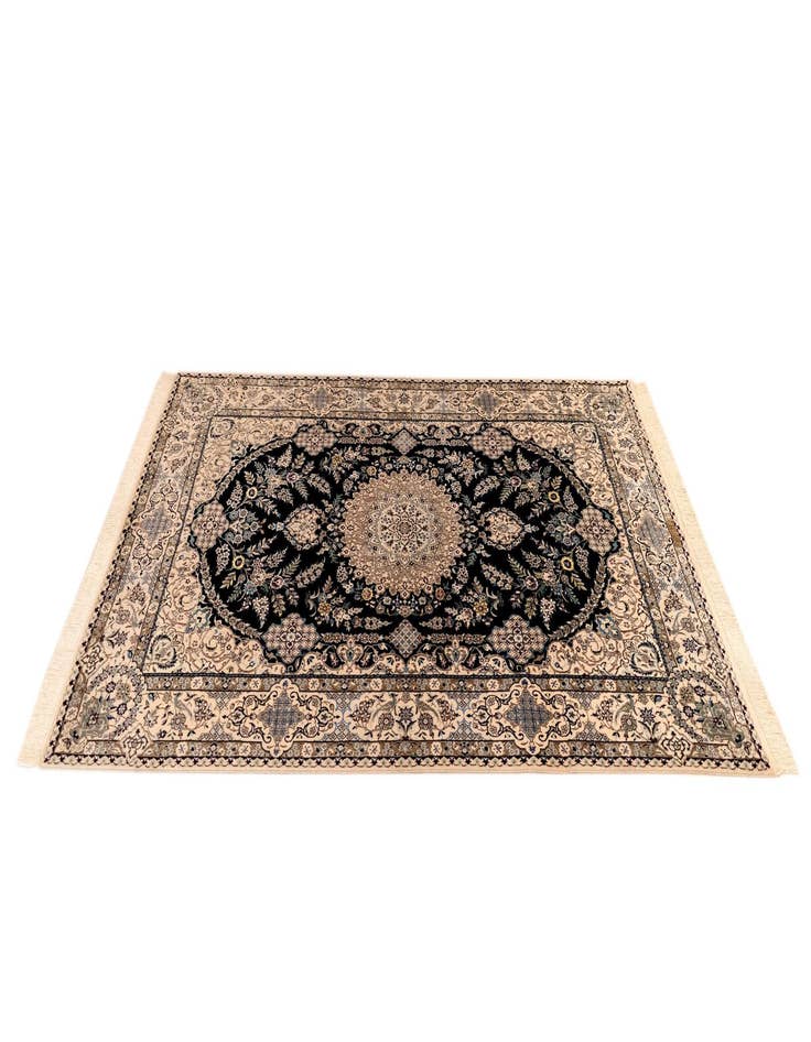 Detail image of  5' x 7' 10 Nain Rug