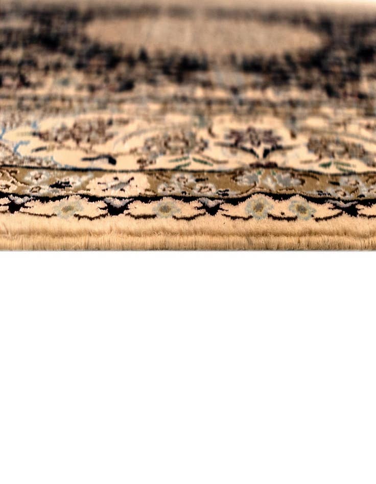 Detail image of  5' x 7' 10 Nain Rug