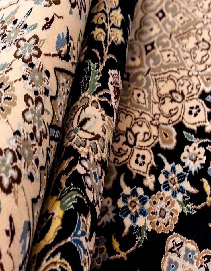 Detail image of  5' x 7' 10 Nain Rug