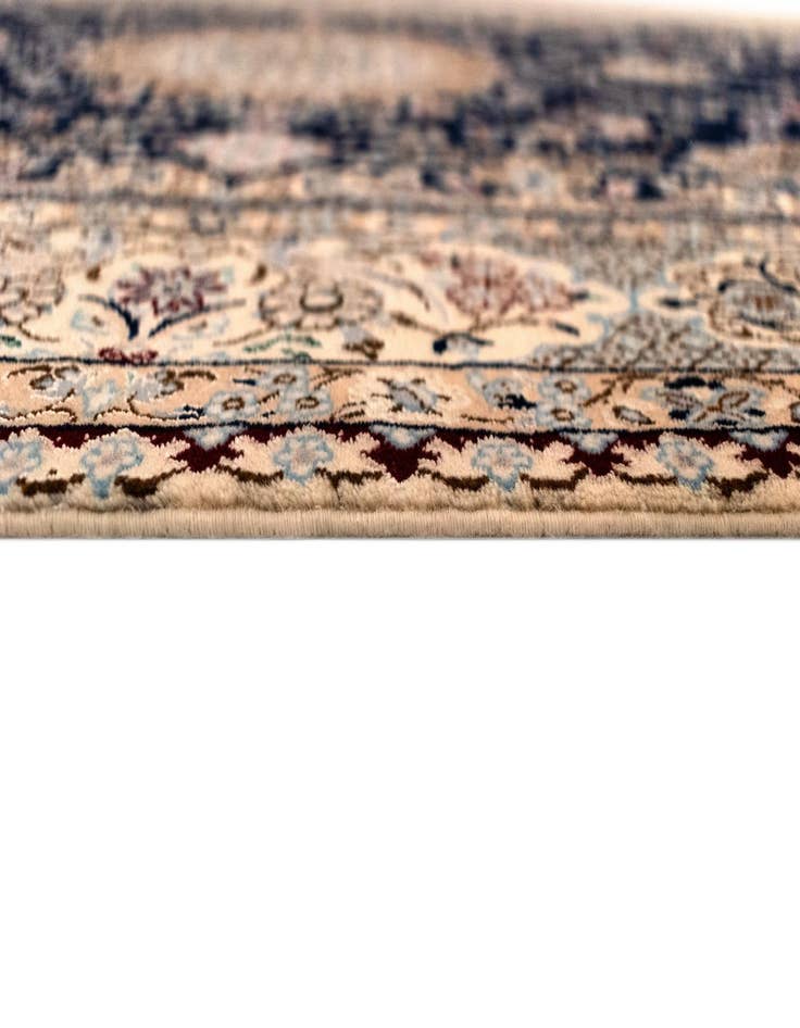 Detail image of  5' 1 x 7' 9 Nain Rug