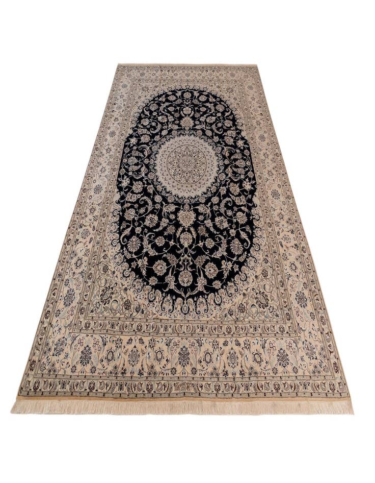 Detail image of  6' 10 x 9' 10 Nain Rug