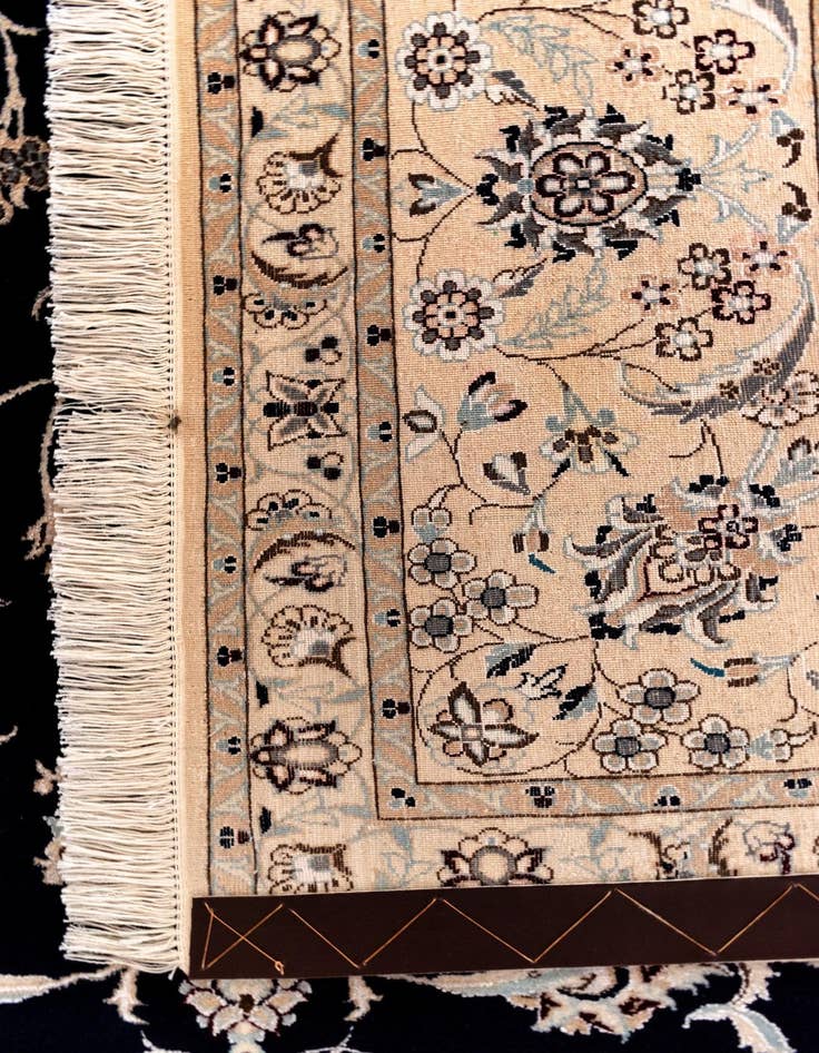 Detail image of  6' 10 x 9' 10 Nain Rug