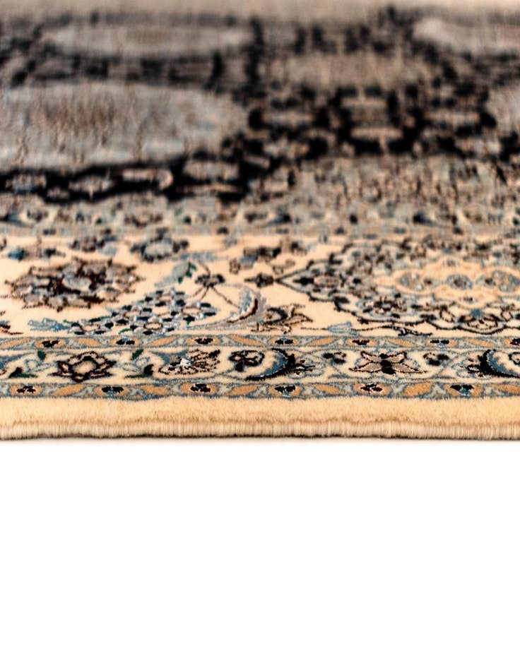 Detail image of  6' 11 x 10' 2 Nain Rug
