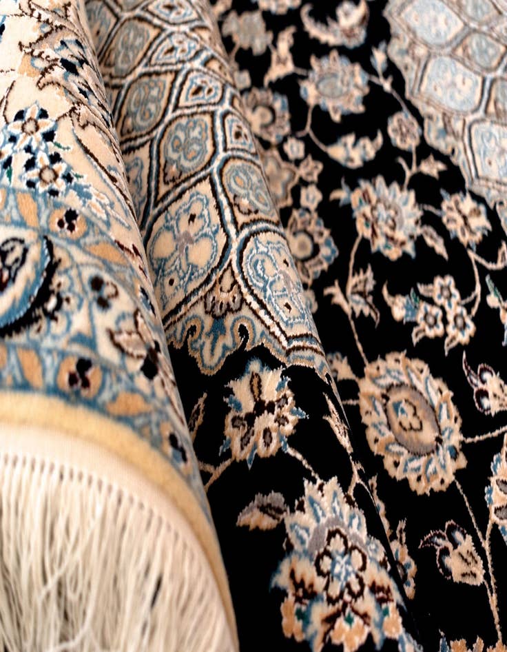 Detail image of  6' 11 x 10' 2 Nain Rug