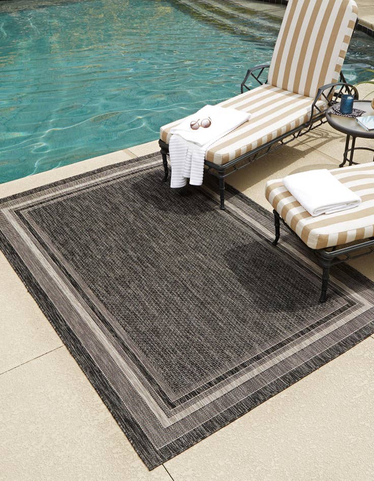 Detail image of  7' 10 x 11'  Washable Border Indoor / Outdoor Rug