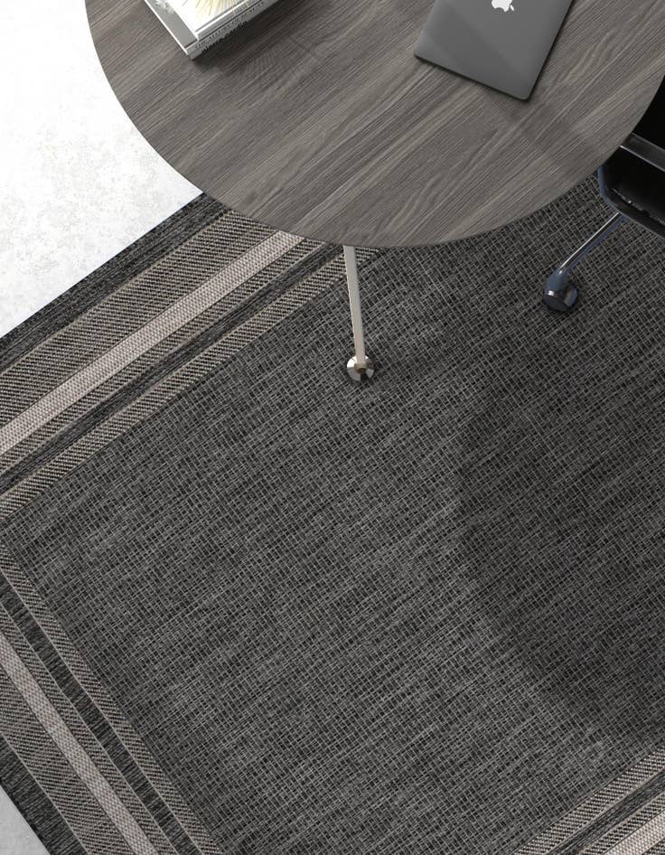 Detail image of  7' 10 x 11'  Washable Border Indoor / Outdoor Rug