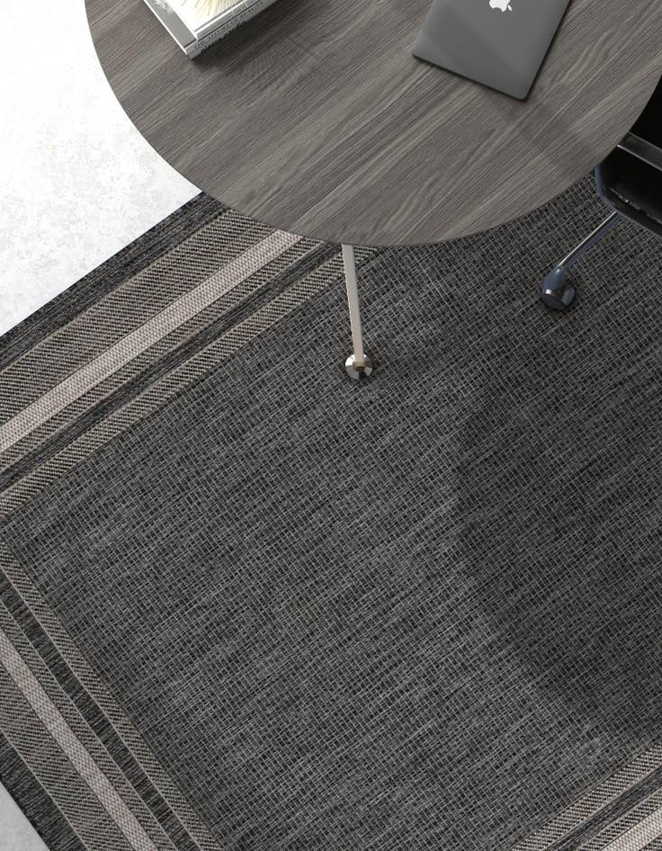 Detail image of  2' x 3' 1  Washable Border Indoor / Outdoor Rug