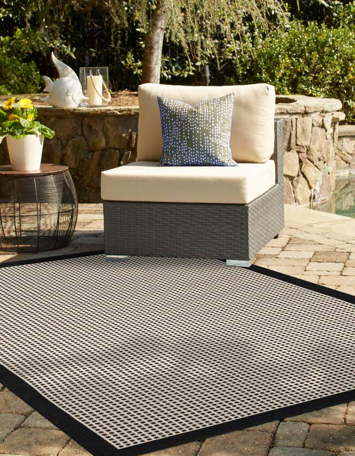 Black 4' x 6' Border Indoor / Outdoor Rug | Rugs.com