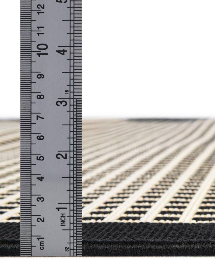 5' x 7' Border Indoor / Outdoor Rug