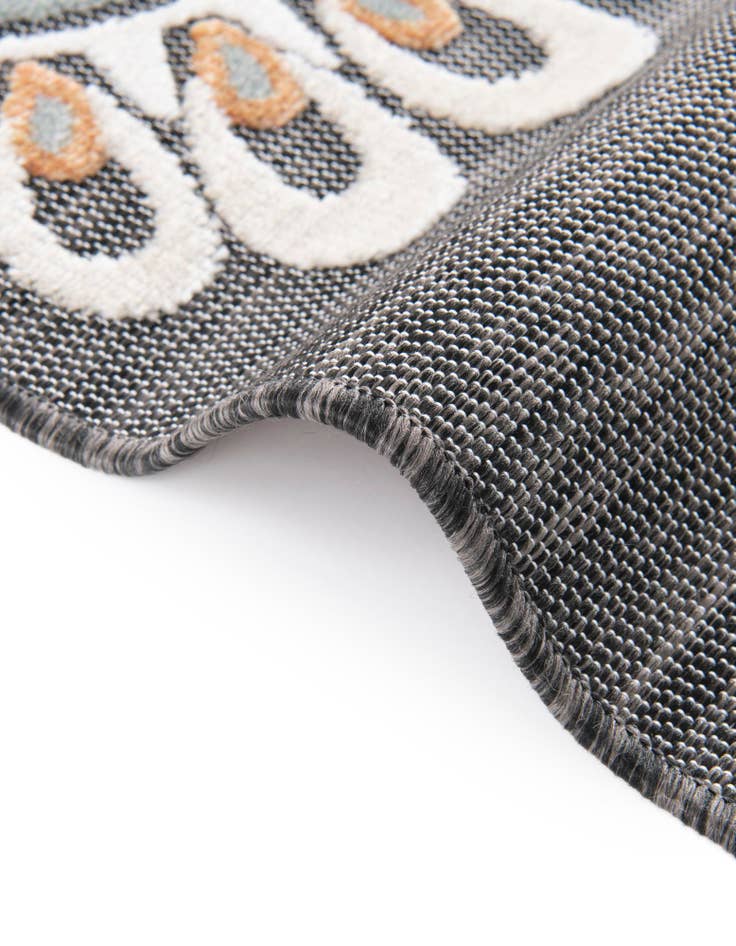 Detail image of  2' 2 x 3'  Washable Botanical Indoor / Outdoor Rug