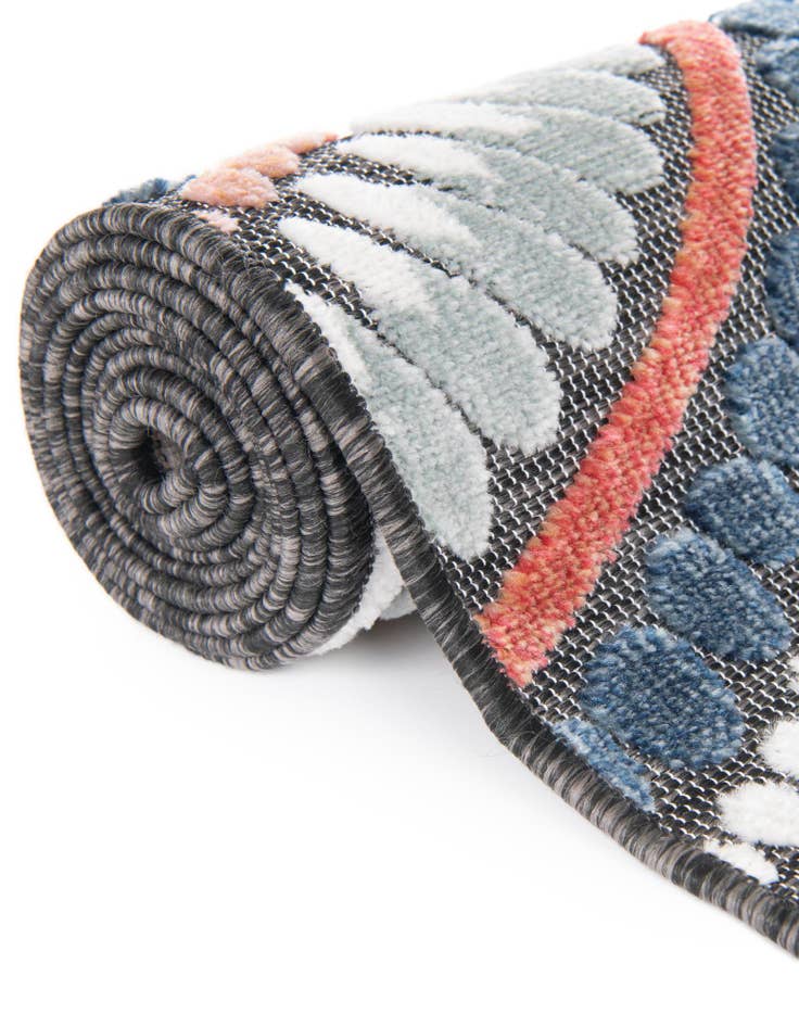 Detail image of  2' 2 x 3'  Washable Botanical Indoor / Outdoor Rug