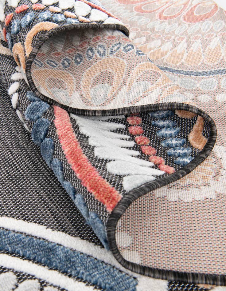 Detail image of  2' 2 x 3'  Washable Botanical Indoor / Outdoor Rug