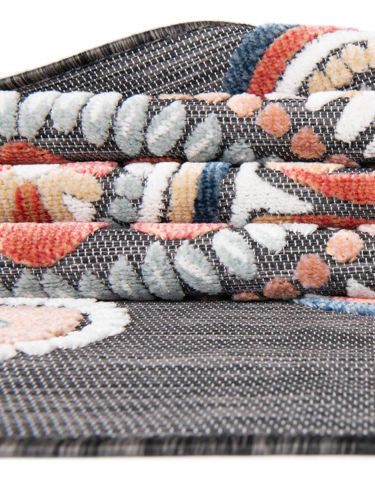 Detail image of  2' 2 x 3'  Washable Botanical Indoor / Outdoor Rug