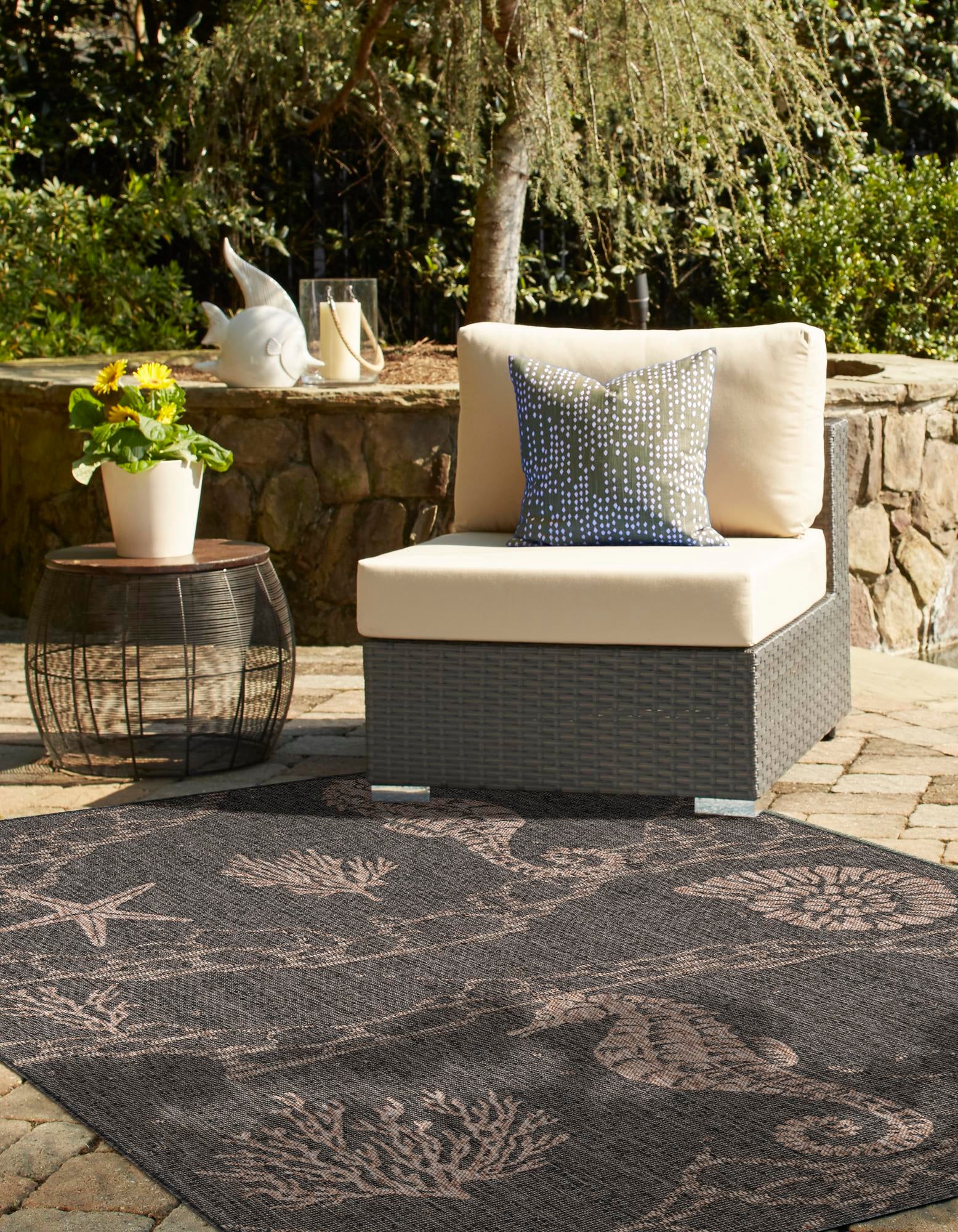 Black 10' x 14' Coastal Indoor / Outdoor Rug | Rugs.com