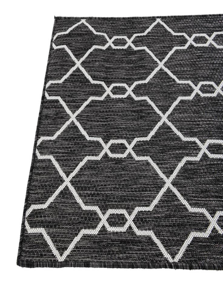Detail image of  2' 3 x 3'  Washable Lattice Indoor / Outdoor Rug