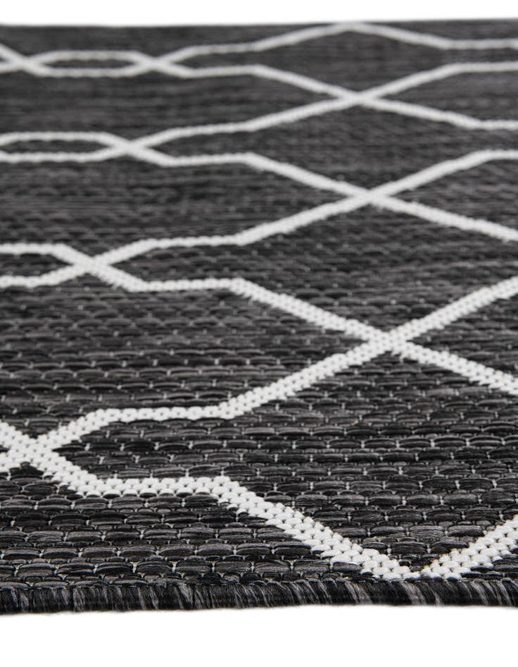 Detail image of  2' 3 x 3'  Washable Lattice Indoor / Outdoor Rug