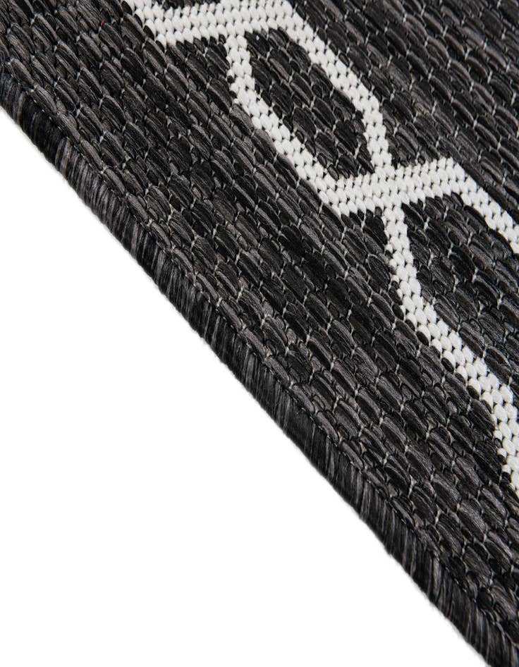 Detail image of  2' 3 x 3'  Washable Lattice Indoor / Outdoor Rug