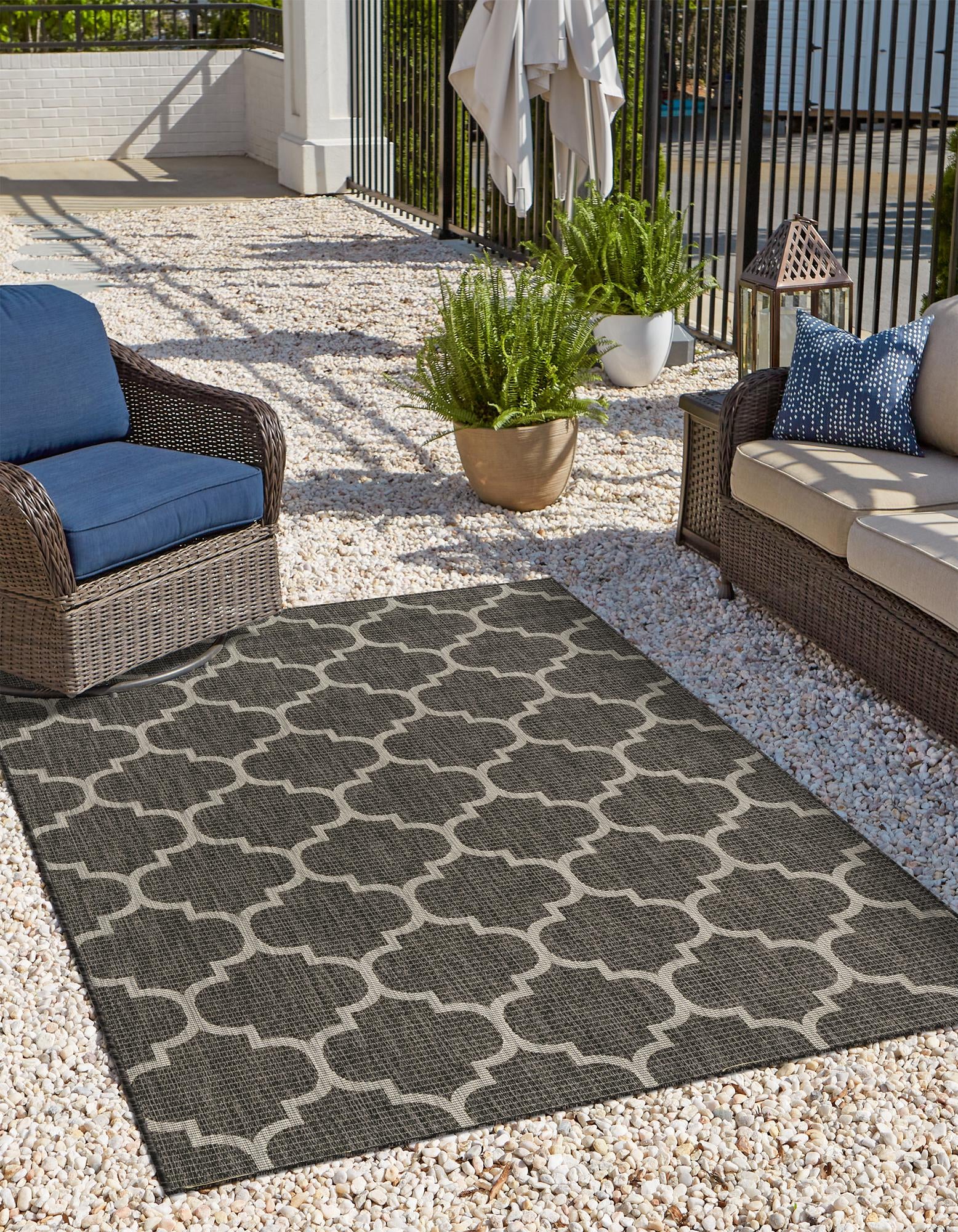 Black 5' x 8' Lattice Indoor / Outdoor Rug | Rugs.com