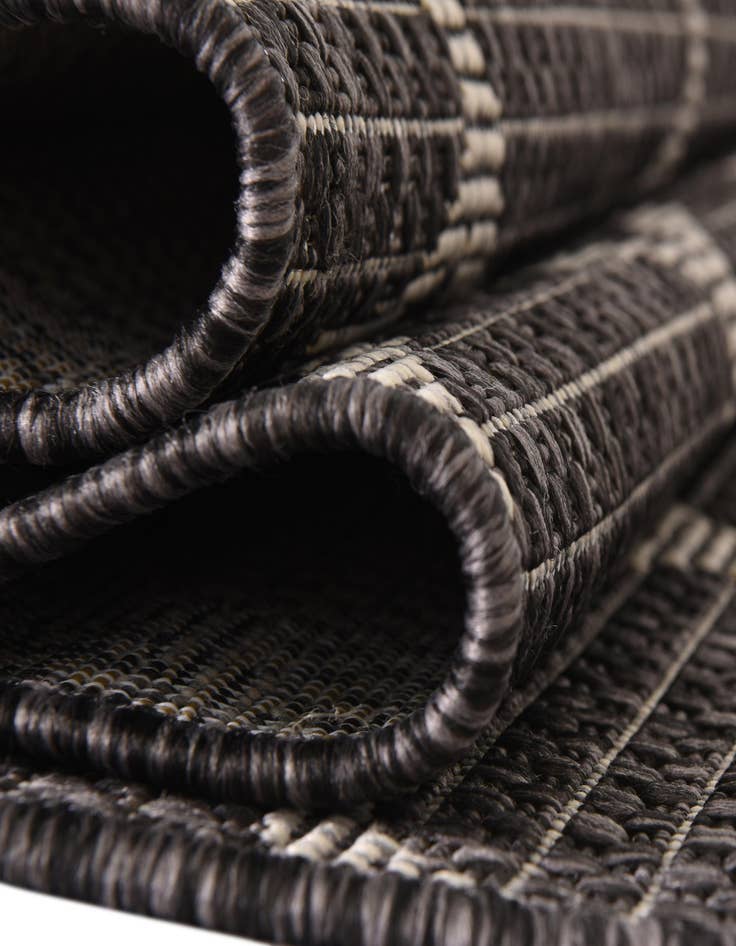 Detail image of  9' x 12'  Washable Lattice Indoor / Outdoor Rug