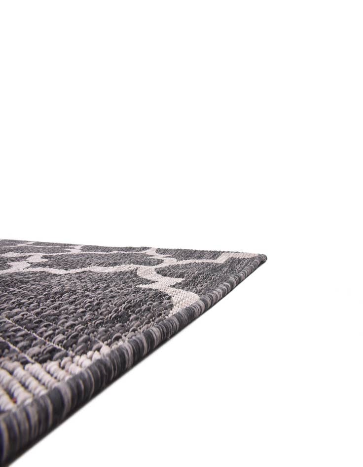 Detail image of  9' x 12'  Washable Lattice Indoor / Outdoor Rug