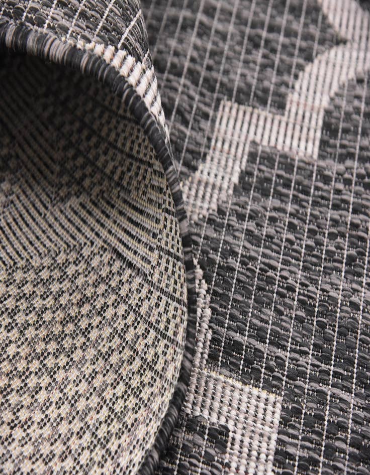 Detail image of  9' x 12'  Washable Lattice Indoor / Outdoor Rug