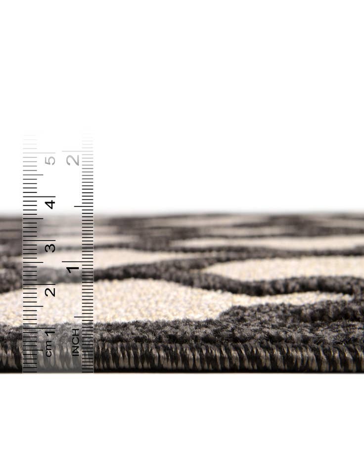 Detail image of  8' x 10'  Washable Lattice Indoor / Outdoor Rug