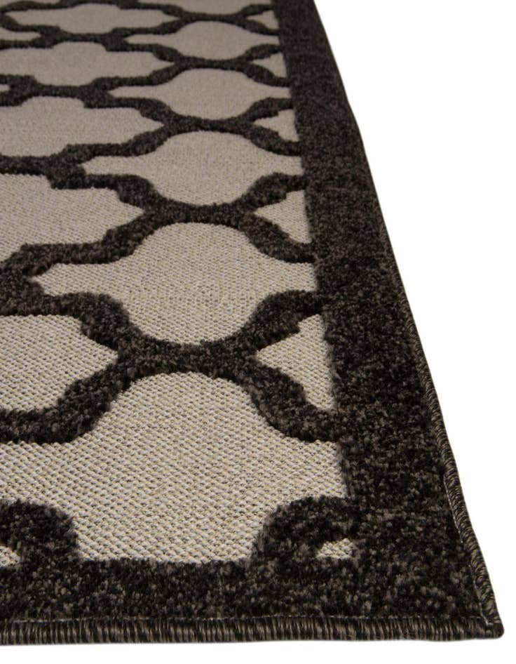 Detail image of  8' x 10'  Washable Lattice Indoor / Outdoor Rug