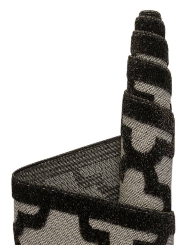 Detail image of  8' x 10'  Washable Lattice Indoor / Outdoor Rug