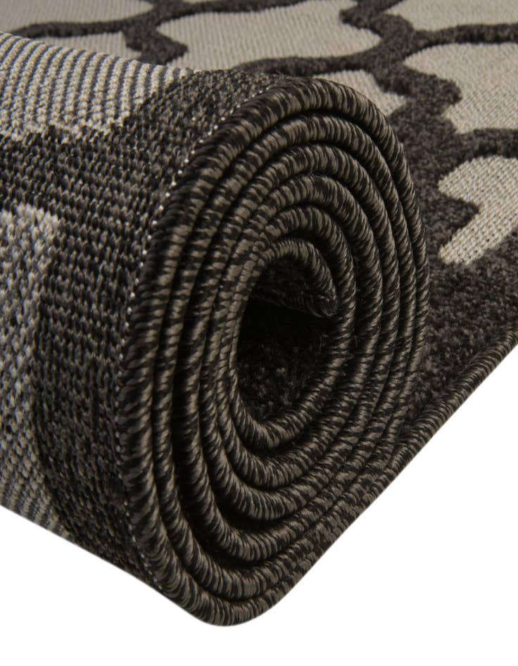 Detail image of  8' x 10'  Washable Lattice Indoor / Outdoor Rug