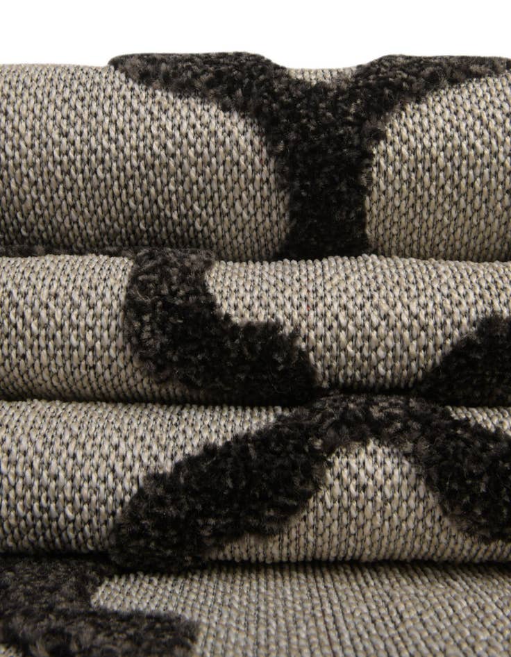 Detail image of  8' x 10'  Washable Lattice Indoor / Outdoor Rug