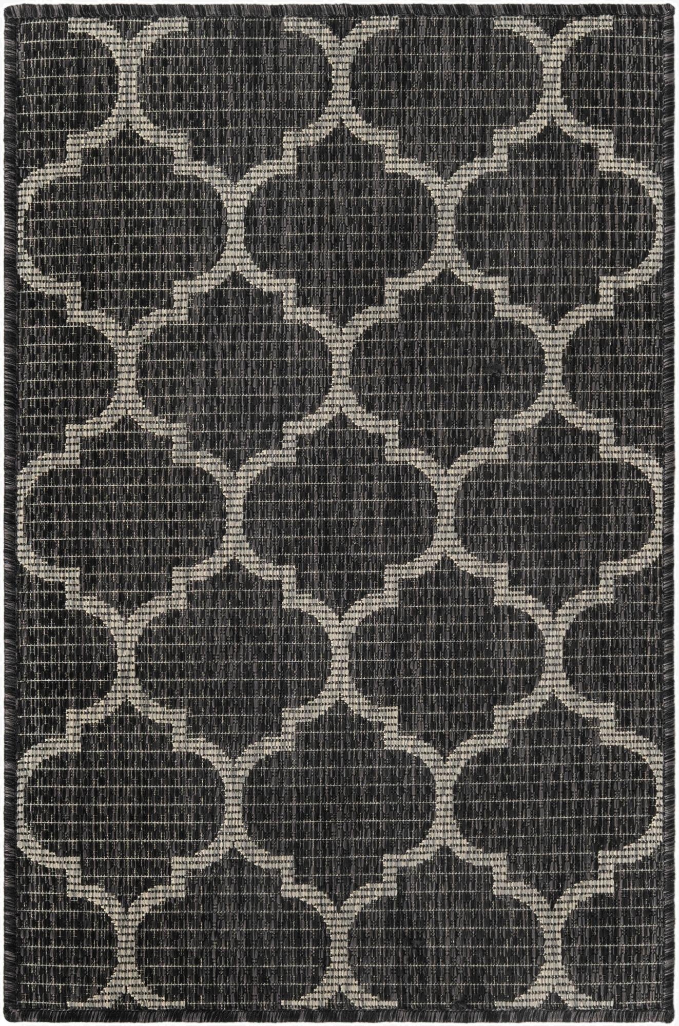  2' x 3' 1  Washable Lattice Indoor / Outdoor Rug