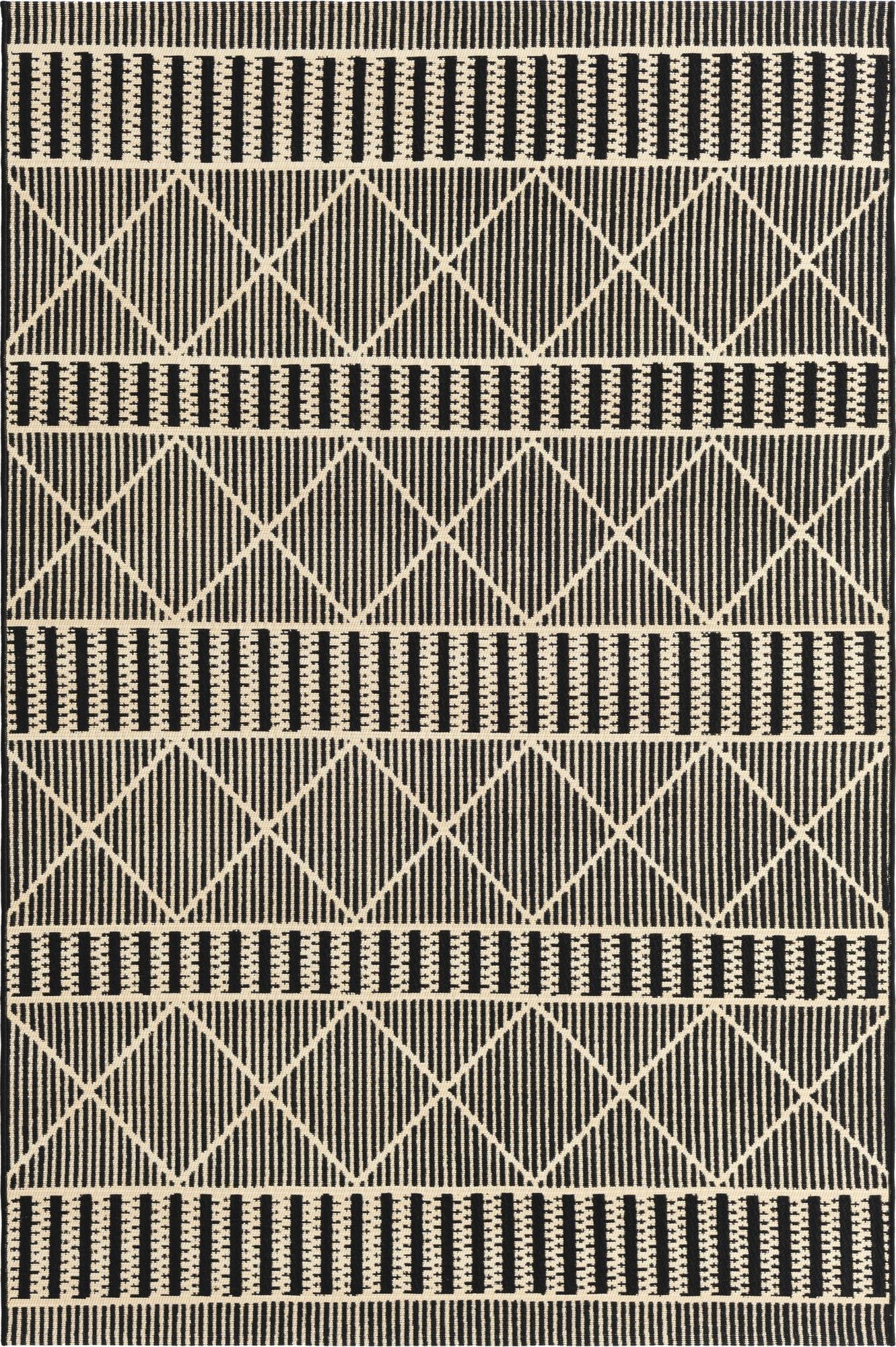  5' 3 x 8'  Washable Lattice Indoor / Outdoor Rug