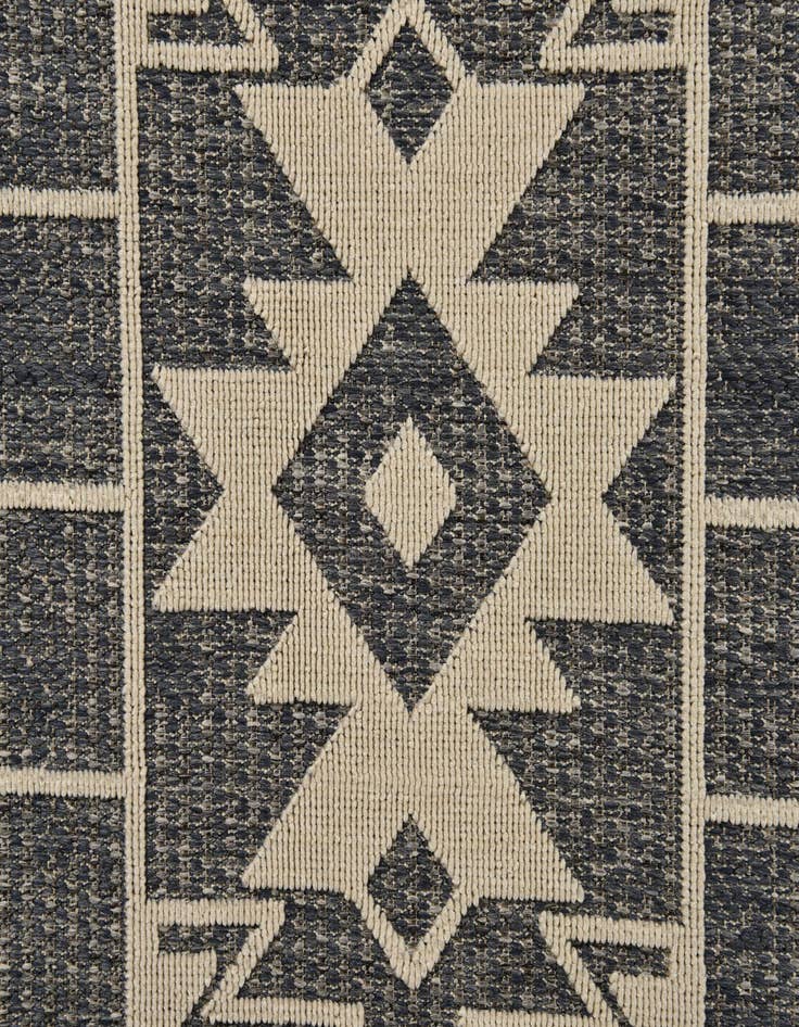 Detail image of  5' 3 x 7' 9  Washable Modern Indoor / Outdoor Rug