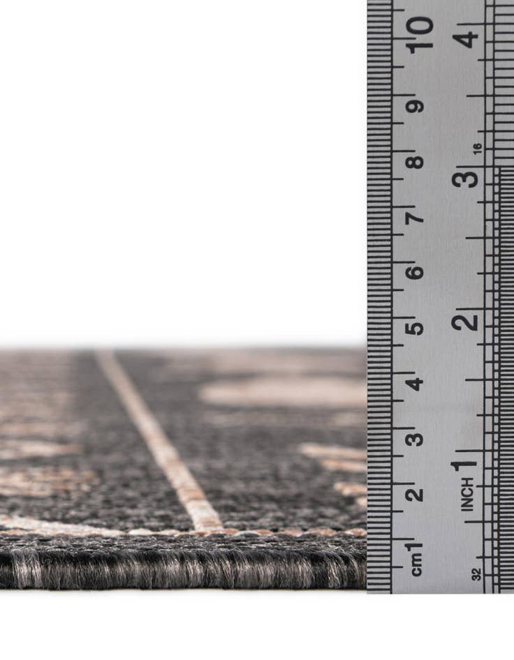 Detail image of  4' x 6'  Washable Southwestern Indoor / Outdoor Rug