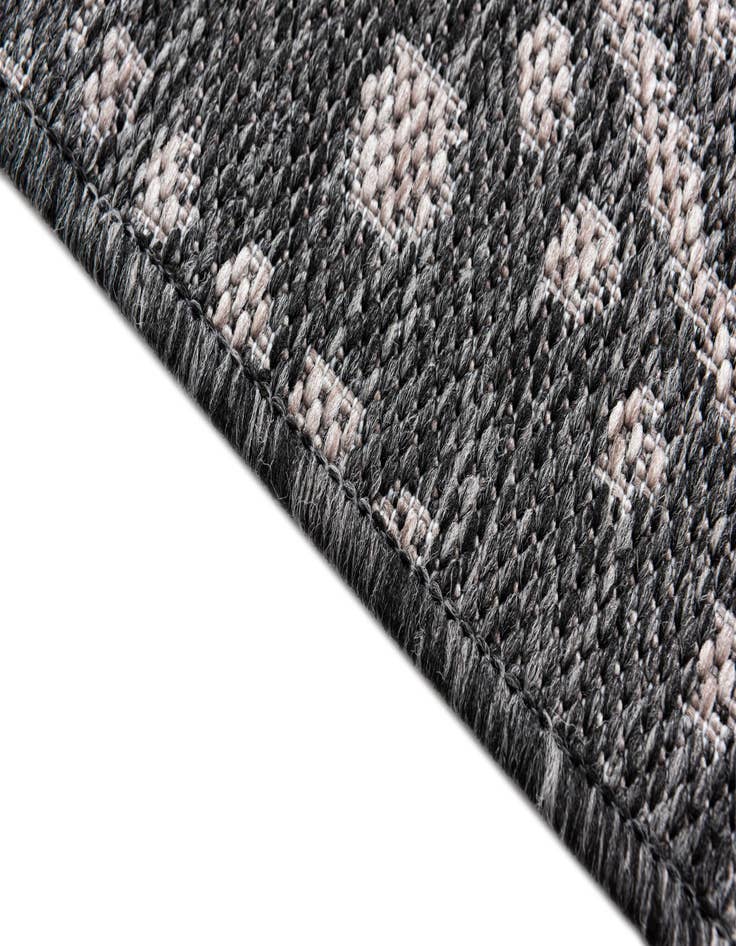 Detail image of  5' x 7' 2  Washable Traditional Indoor / Outdoor Rug