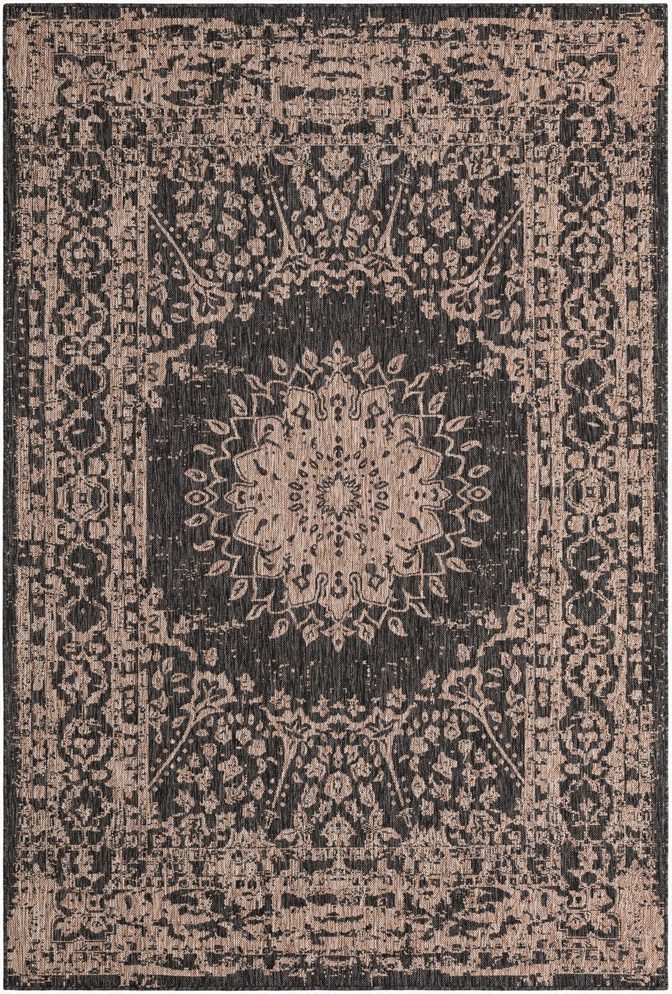  6' x 9'  Washable Traditional Indoor / Outdoor Rug