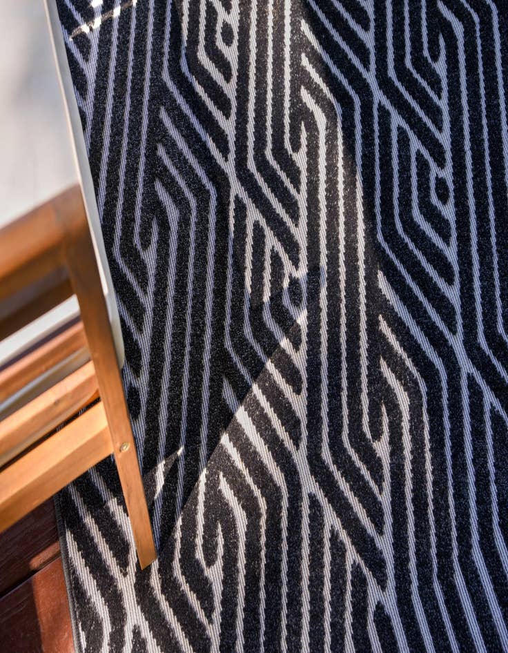 Detail image of  4' x 6'  Washable Sabrina Soto Hudson Indoor / Outdoor Rug