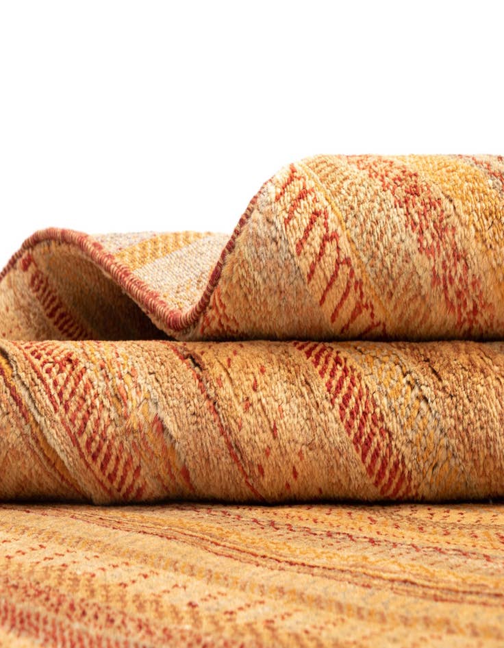 Detail image of 4' 2 x 5' 9 Tabiibaft Wool Rug